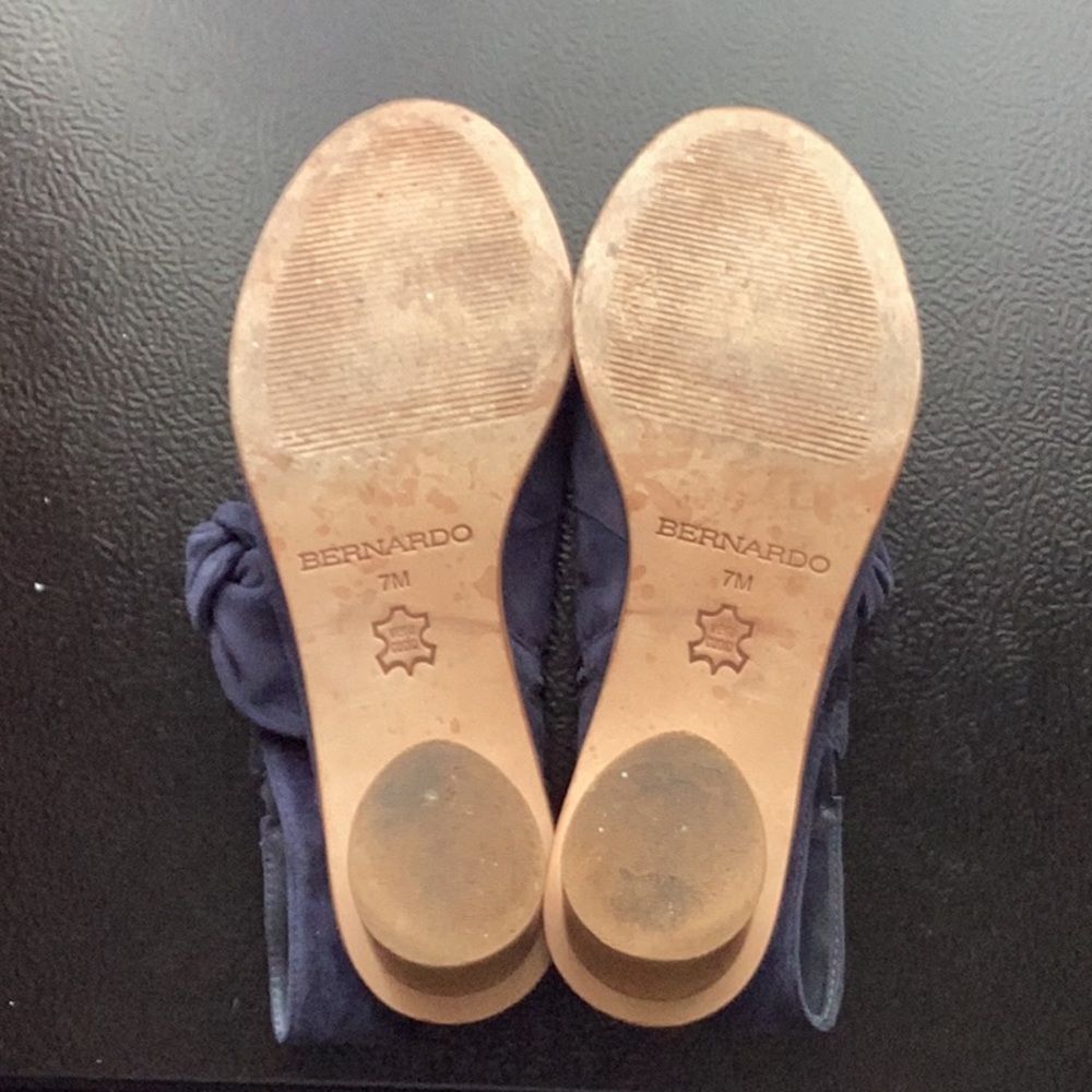 Bernardo navy blue heels